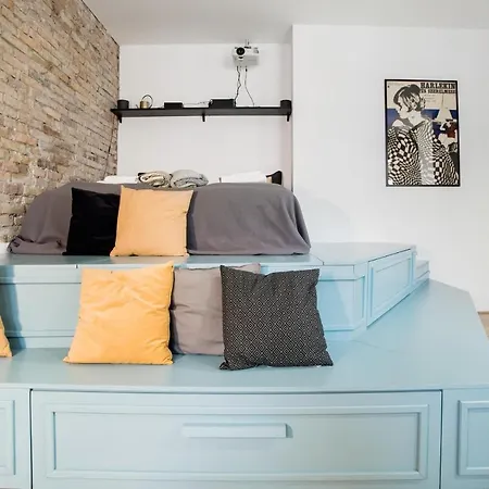 Designer Dream At The St. Stephen Basilica Apartament *